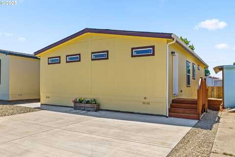 1025 S 6TH ST, Harrisburg, OR 97446