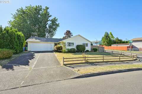 820 NE COCHRAN AVE, Gresham, OR 97030