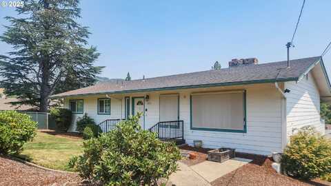 1929 NW LYNWOOD ST, Roseburg, OR 97471