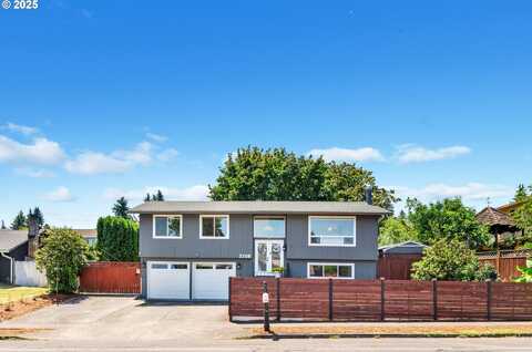 3308 SW BINFORD LAKE PKWY, Gresham, OR 97080