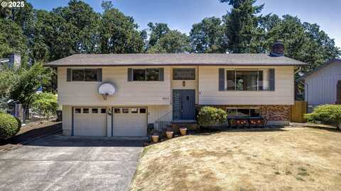 6930 OAKRIDGE DR, Gladstone, OR 97027