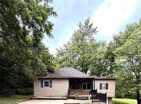 11 Bucks Avenue, Stewartsville, MO 64490