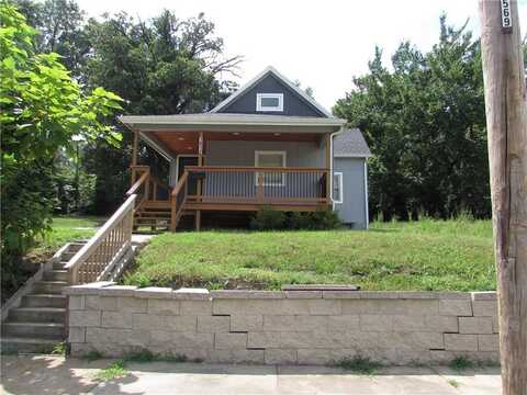 1812 Elmwood Avenue, Kansas City, MO 64127