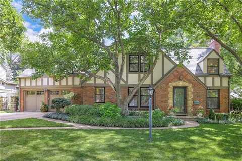 5443 Mohawk Lane, Fairway, KS 66205