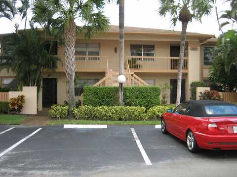 13849 Royal Palm Court, Delray Beach, FL 33484