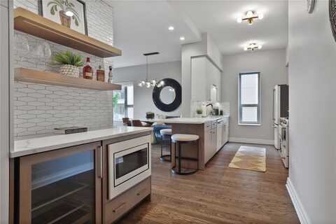 4950 Central Street, Kansas City, MO 64112