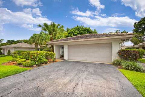 4840 Pine Tree Drive, Boynton Beach, FL 33436