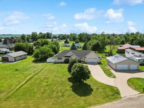 405 Linn Dr, Palo, IA 52324