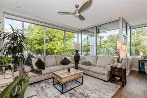 275 N Linn St, IowaCity, IA 52245