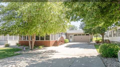 1310 Wood Duck Road, Arnolds Park, IA 51331