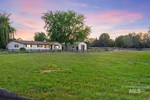6085 N Garrett St, Garden City, ID 83714