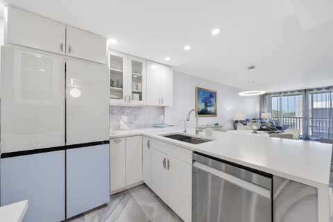 12 Royal Palm Way, Boca Raton, FL 33432