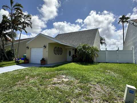17 Tara Lakes Drive E, Boynton Beach, FL 33436