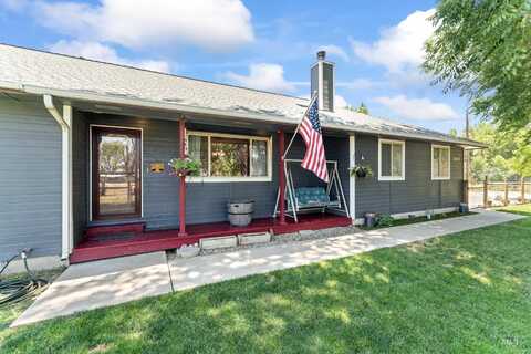 990 Bangtail Ln, Emmett, ID 83617