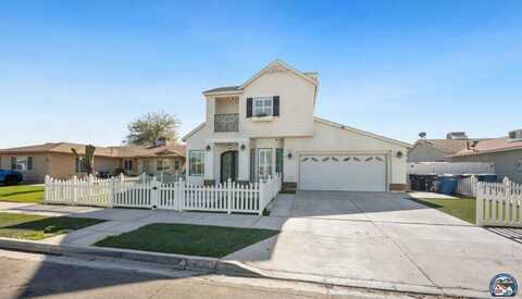257 Driftwood Dr, El Centro, CA 92243