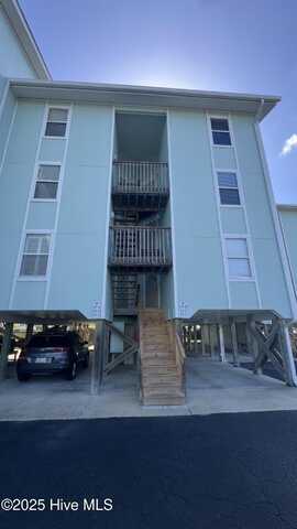 918 N New River Drive, Surf City, NC 28445