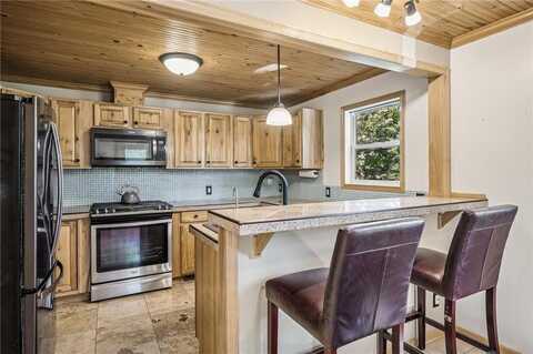 100 Dartmoor Road, Mahtomedi, MN 55115