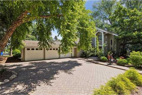 2 Edgcumbe Place, Saint Paul, MN 55116