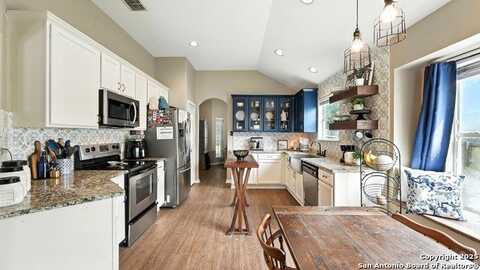 427 Roadrunner, New Braunfels, TX 78130