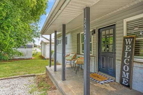 2505 Marshall St, Maryville, TN 37804