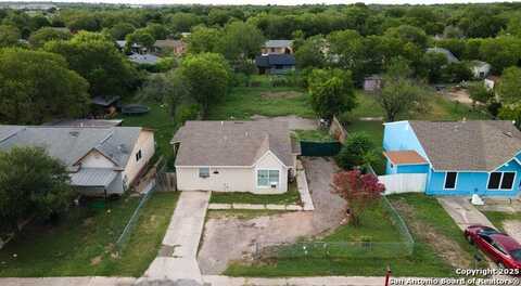 8831 FIVE PALMS DR, San Antonio, TX 78242
