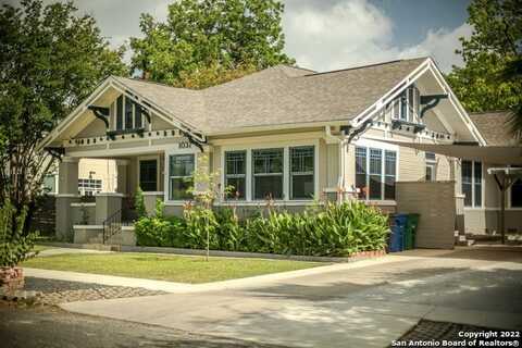 1037 W CRAIG PL, San Antonio, TX 78201
