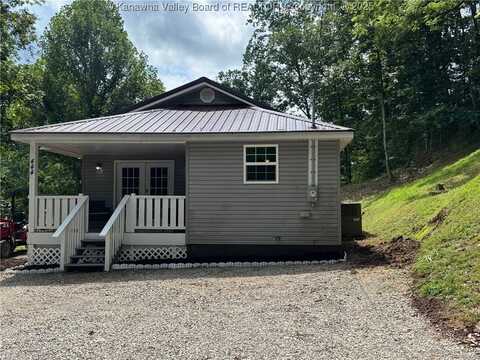 444 Allens Fork Road, Sissonville, WV 25320