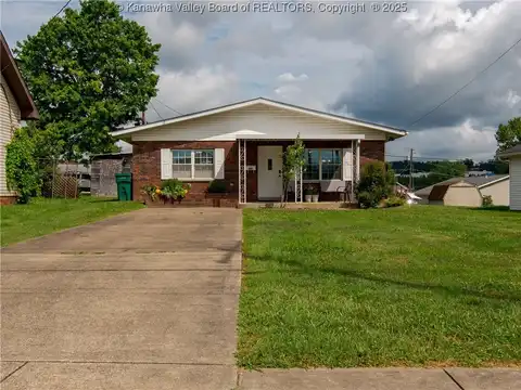 2920 Virginia Avenue, Hurricane, WV 25526