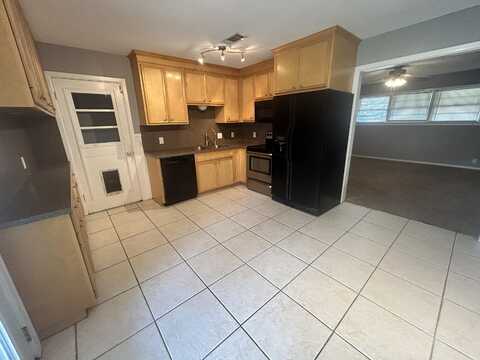 2511 52nd Street, Lubbock, TX 79413