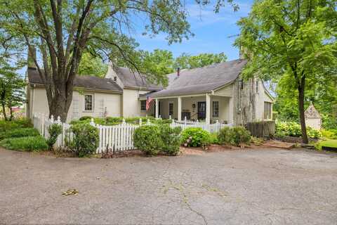 2004 East Leestown Road, Midway, KY 40347