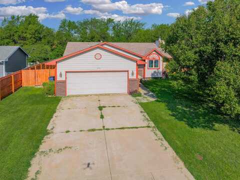 815 N Meadow Rd, Valley Center, KS 67147