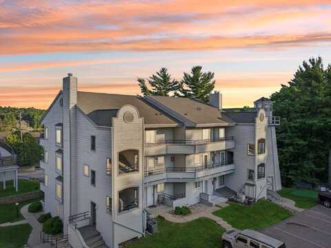 530 E Hiawatha Drive, Wisconsin Dells, WI 53965