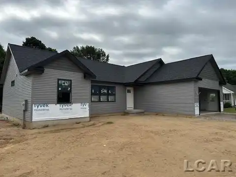 3185 Pender, Adrian, MI 49221