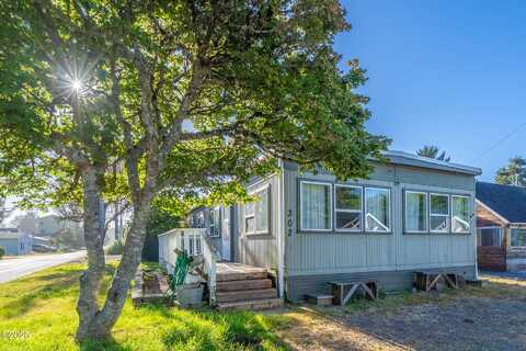 302 SE Neptune Street, Lincoln City, OR 97367
