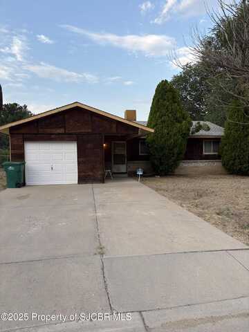 212 PADILLA Drive, Farmington, NM 87401