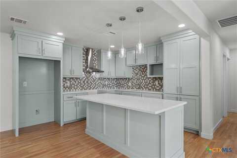 115 Sycamore Street, Luling, TX 78648