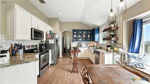 427 Roadrunner Avenue, New Braunfels, TX 78130