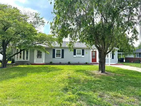 9 CROSSROAD Drive, Fairview Heights, IL 62208
