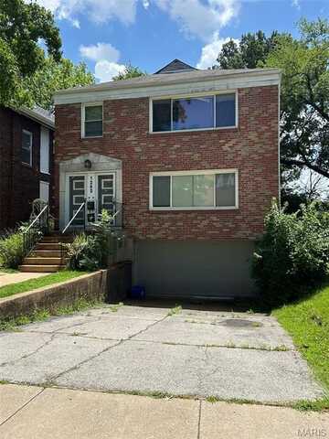 1262 Moorlands Drive, Richmond Heights, MO 63117