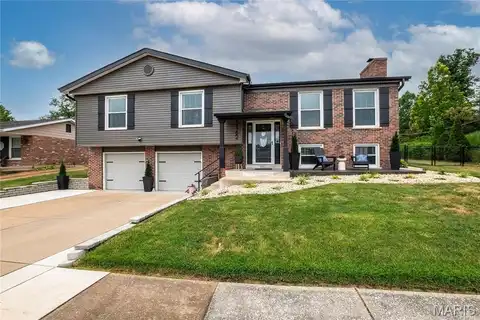 5162 Towne Centre Drive, Saint Louis, MO 63128