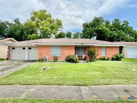2602 E Poplar Avenue, Victoria, TX 77901