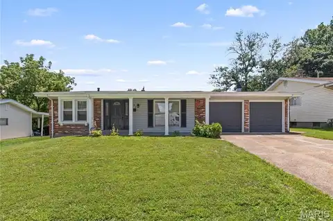 1350 Navajo Lane, Florissant, MO 63033