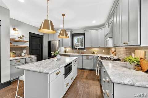 7241 Stanley Avenue, Maplewood, MO 63143