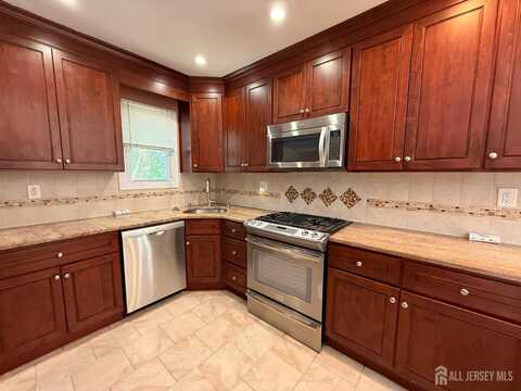 869 Gates Avenue, Piscataway, NJ 08854