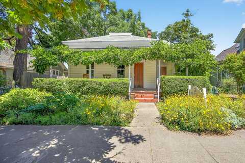 237 B Street, Ashland, OR 97520