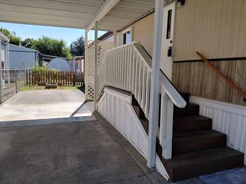 432 Ashwood Drive, Grants Pass, OR 97526