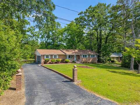 307 Pine Lake Court, Spartanburg, SC 29301