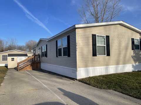 58194 Hillchester Rd, Washington, MI 48094