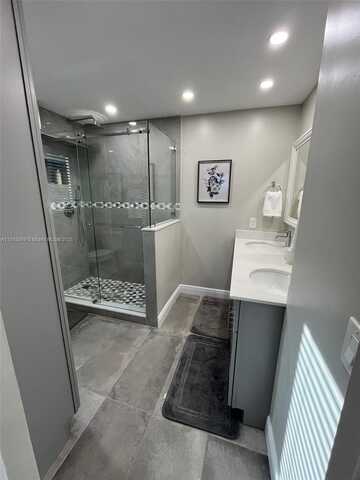 1700 NW N River Dr, Miami, FL 33125