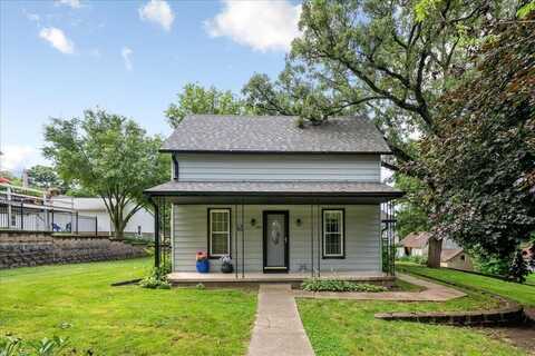 609 LINDEN Street, OAKLAND, IA 51560